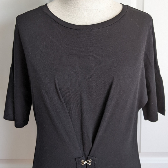 Topshop Tee Jersey Knit Short Sleeve Crew Hook & Eye Embellished Black S NWT - Picture 3 of 13